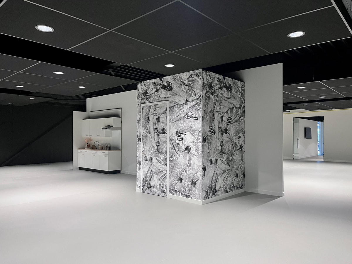 elk - gerecyclede petflessen in de badkamer